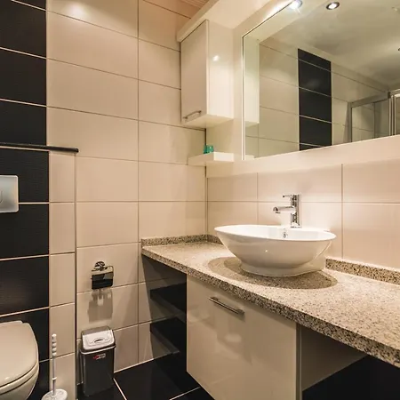 Seven Stars B-20 Apartament *
